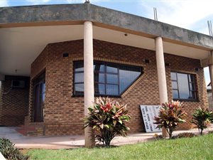 6 Bedroom House in Lotus Park