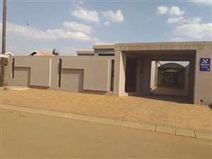 3 Bed House in Protea Glen