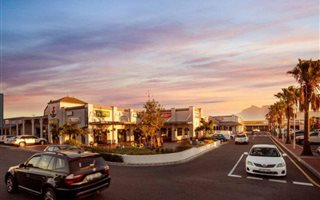108 m² Commercial space in Tableview