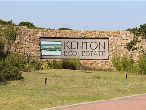 742 m² Land available in Kenton-on-Sea