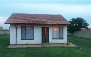 2 Bedroom House in Geluksdal