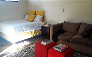 1 Bedroom Garden Cottage in Parktown North