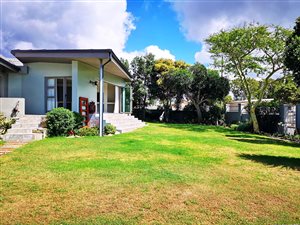 4 Bed House in Mossel Bay Central