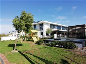2 Bed Apartment in De Velde