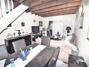 3 Bed Apartment in Paulshof