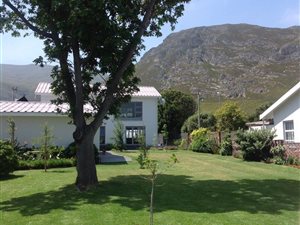 5 Bed House in Voelklip