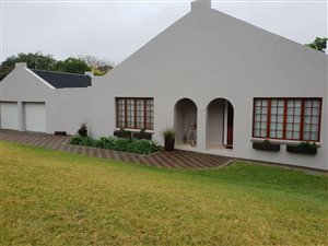 4 Bed House in Bonza Bay