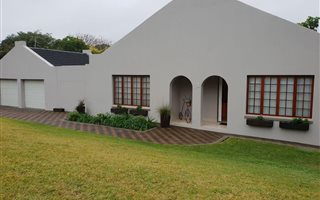 4 Bedroom House in Bonza Bay