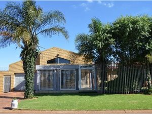 3 Bed House in Lenasia