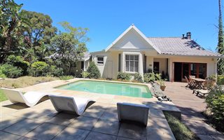 9 Bedroom House in Costa Sarda