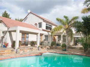 5 Bed House in Helderberg Estate