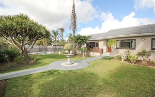 4 Bedroom House in Sunridge Park