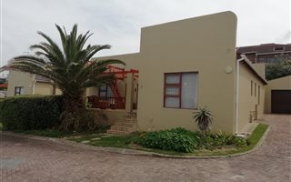 4 Bedroom Townhouse in Blue Horizon Bay