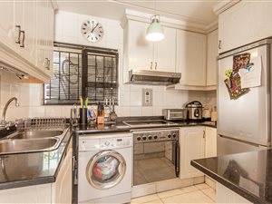 3 Bed Apartment in Petervale