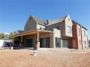 5 Bed House in Midstream Ridge Estate