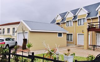 2 Bedroom Duplex in Myoli Beach