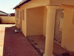 3 Bed House in Klipfontein View