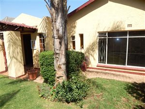 3 Bed House in Quellerie Park
