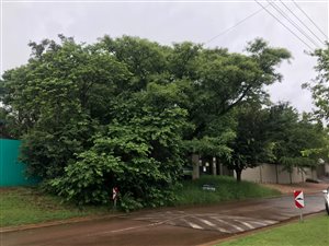 2267 m² Land available in Monument Park