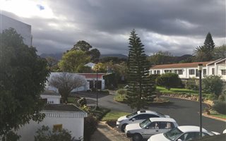 1 Bedroom Apartment in Somerset West Central