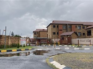 2 Bed Townhouse in Klippoortje