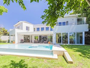 4 Bed House in Hurlingham