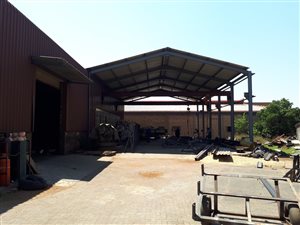 950 m² Industrial space in Brakpan North