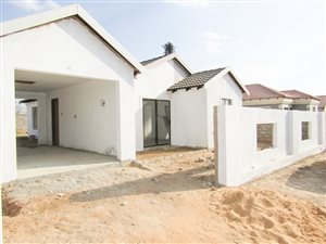 3 Bed House in Blue Hills