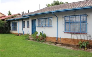 3 Bedroom House in Vanderbijlpark CE5