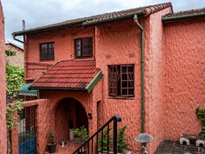 3 Bed Duplex in Padfield Park