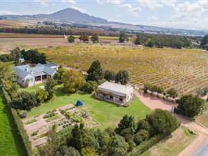 5821 m² Farm in Paarl