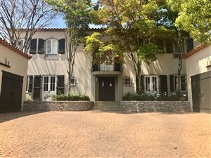 5 Bed House in Dainfern Golf Estate