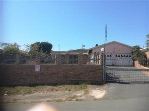 3 Bed House in Centenary Park