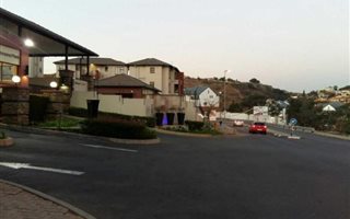 2 Bedroom Townhouse in Oakdene