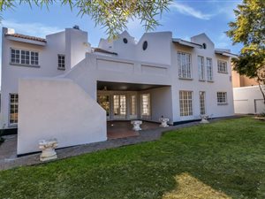 5 Bed House in Silver Lakes