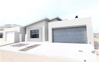 4 Bedroom House in Sandown