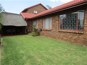 3 Bed Duet in Rooihuiskraal North