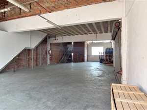 335 m² Industrial space in Industria North