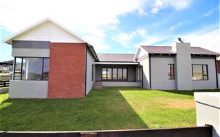 4 Bedroom House in Lovemore Park