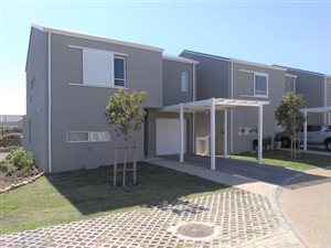 3 Bed House in Somerset Lakes