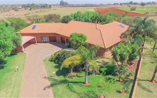 3 Bedroom House in Zwavelpoort