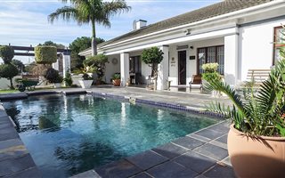 4 Bedroom House in Robberg
