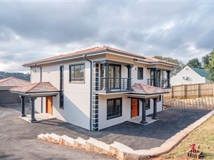 4 Bed House in Hillcrest Central