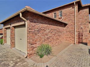 3 Bed Duplex in Amberfield