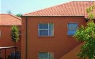 2 Bedroom Flat in Safari Gardens