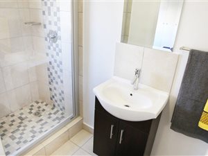 2 Bed Apartment in Halfway House