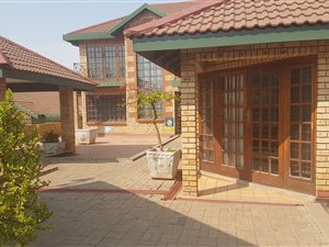 65 m² Commercial space in Westdene