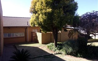 3 Bedroom House in Overkruin