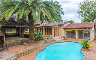 3 Bedroom House in Brackendowns