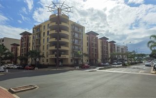 3 Bedroom Apartment in New Town Centre (Gateway)